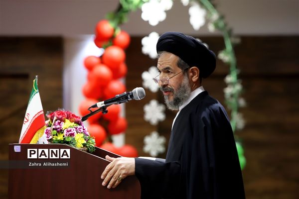 آیین تجلیل از نیم قرن خدمات آموزشی و فرهنگی علی اصغر فانی