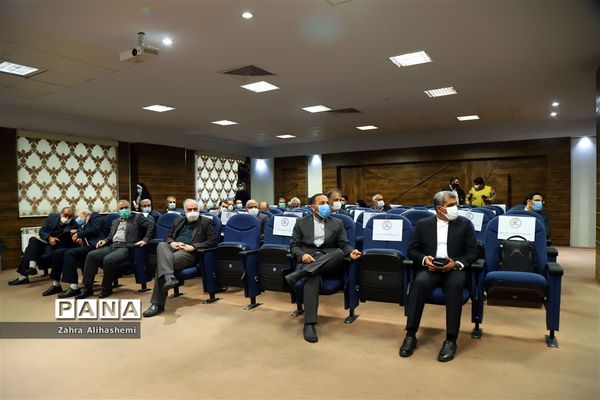 آیین تجلیل از نیم قرن خدمات آموزشی و فرهنگی علی اصغر فانی