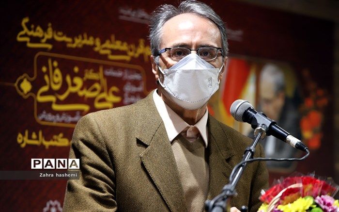 بین تامین و تربیت معلم فاصله عمیقی به عنوان دره کیفیت است