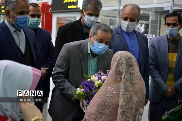 مراسم استقبال ازعلیرضا کاظمی معاون پرورشی فرهنگی وزارت آموزش و پرورش درفرودگاه بیرجند