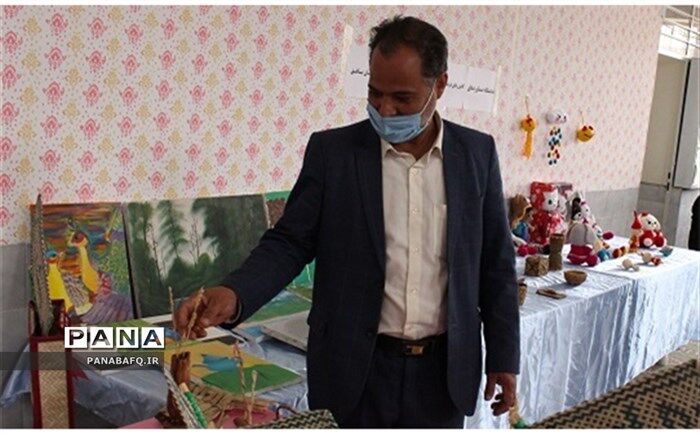 بازدید معاون پرورشی و فرهنگی آموزش و پرورش از نمایشگاه دستاوردهای کانون های فرهنگی تربیتی بافق