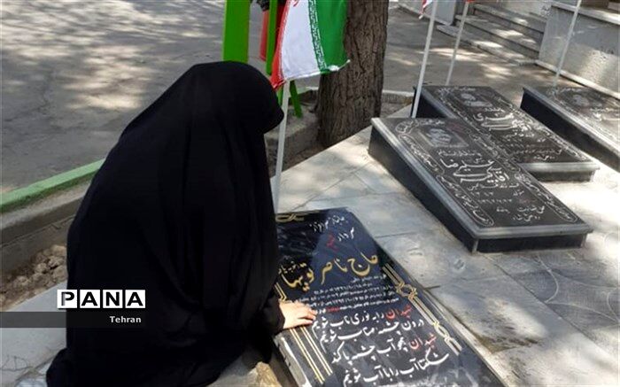باور دارم می رسد آن روزی که آدم ها باور کنند شهیدان زنده اند و من هم پدر دارم