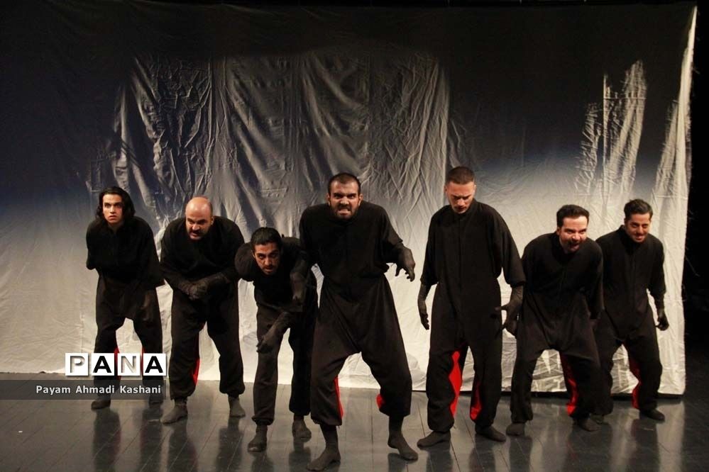 اجرای نمایش «ذات یا ضات»