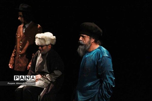 اجرای نمایش «ذات یا ضات»