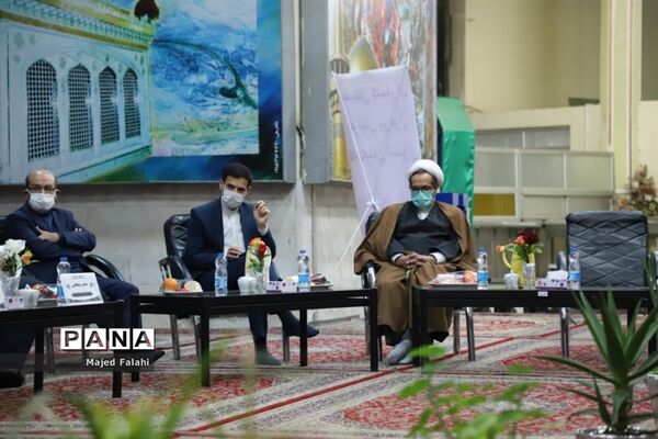 نشست هم‌اندیشی معاونان پرورشی ادوار پس از انقلاب آموزش و پرورش خراسان رضوی