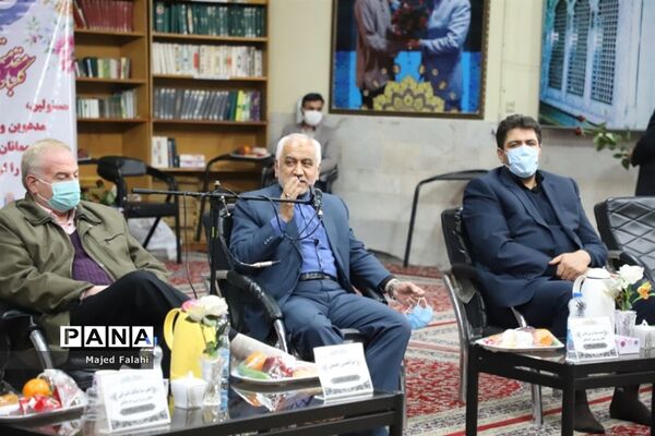 نشست هم‌اندیشی معاونان پرورشی ادوار پس از انقلاب آموزش و پرورش خراسان رضوی