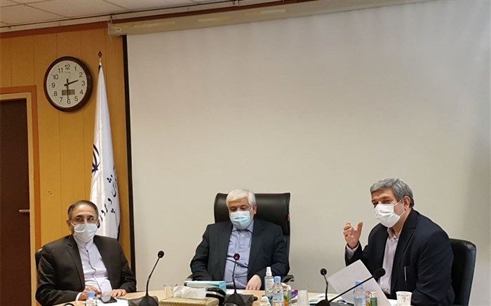 بیمه معلم هزار تبلت  به دانش‌آموزان نیازمند هدیه کرد