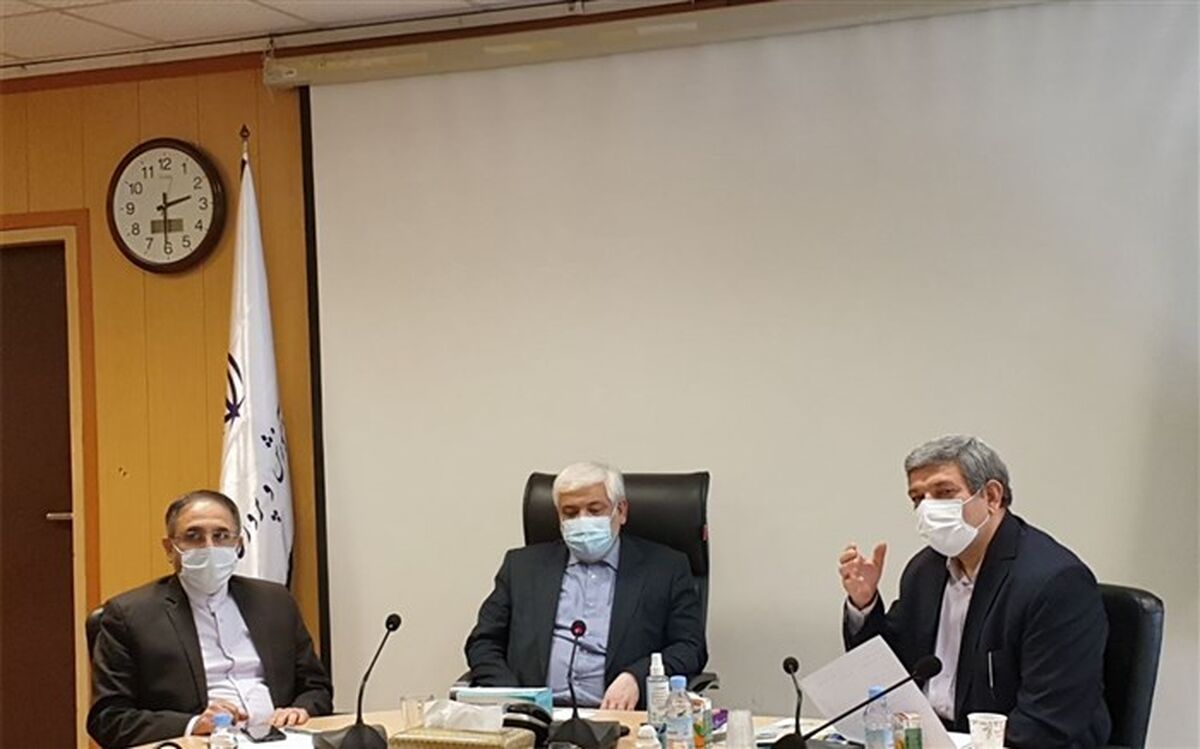 بیمه معلم هزار تبلت  به دانش‌آموزان نیازمند هدیه کرد