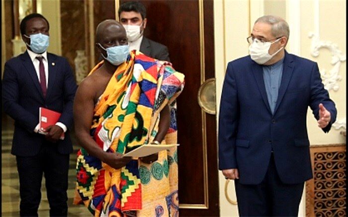 پوشش جالب سفیر غنا در دیدار با رئیس‌جمهوری