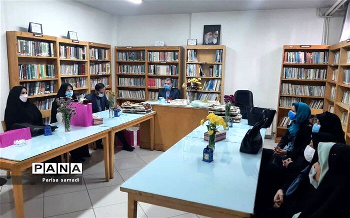 تعلیم در کنار تربیت معنای واقعی پیدا می کند