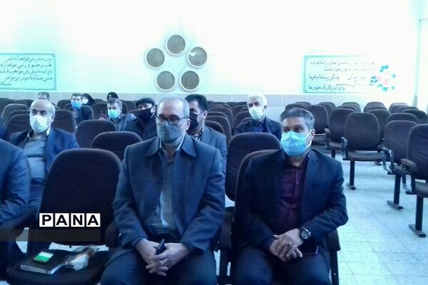 مراسم تقدیر از معاونان تربیتی منطقه خاورشهر به مناسبت هفته تربیت اسلامی