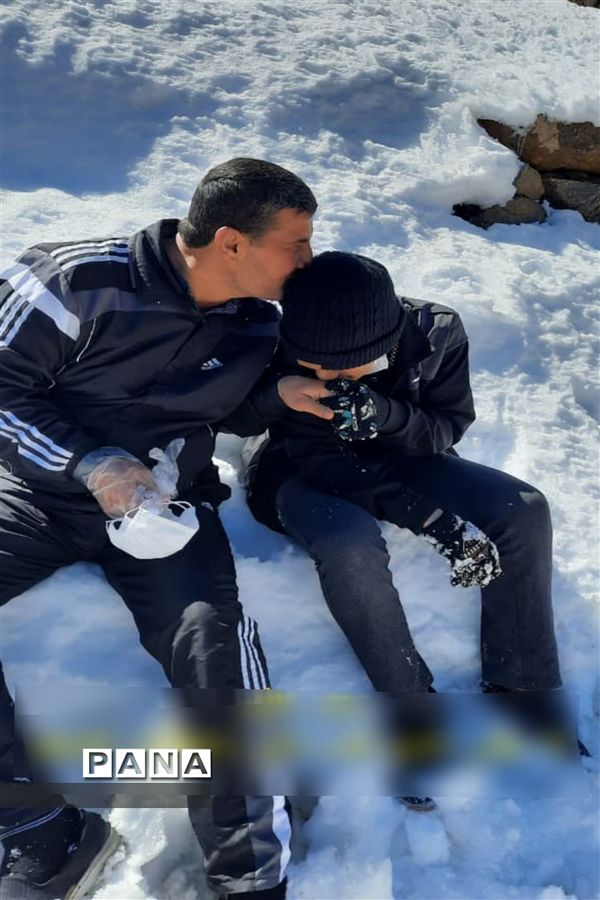 بزرگداشت مقام پدر توسط سازمان دانش آموزی شهرستان امیدیه