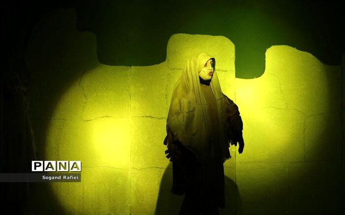 نمایش او مرا می‌خواند در صحنه فرهنگسرای ولاء شهرری به اجرا درآمد
