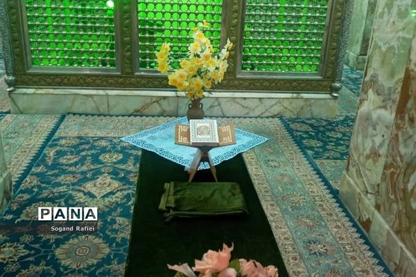آستان مقدس شیخ‌‌صدوق شهرری عطر‌افشانی و غبار‌روبی شد
