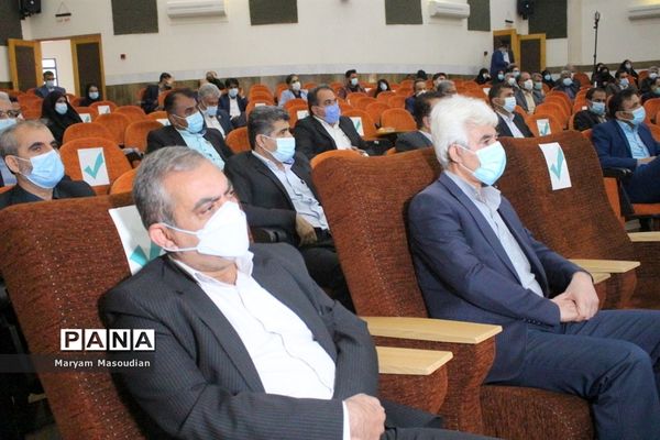 تجلیل از طلایه‌داران تربیت در بوشهر