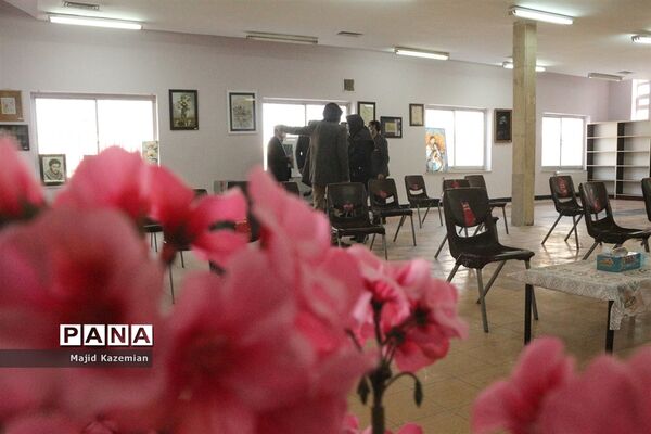 افتتاح نگارخانه معلم در ناحیه یک همدان
