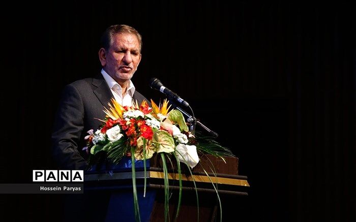 جهانگیری: همه ما وظیه داریم که از صنعت فرش ایران صیانت کنیم
