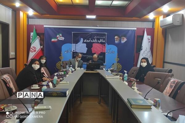 مرحله نیمه نهایی مسابقات مناظره دانش‌آموزی در شهرستان‌های تهران