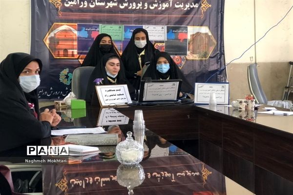 مرحله نیمه نهایی مسابقات مناظره دانش‌آموزی در شهرستان‌های تهران