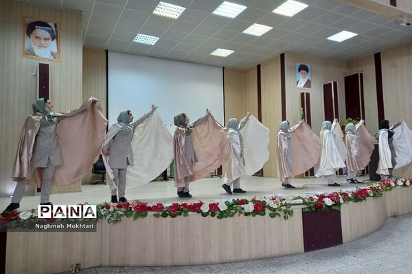 تمرین گروه سرود نمایشی پیشتازان به‌مناسبت هفته تربیت اسلامی و امور تربیتی
