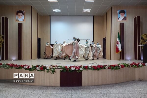 تمرین گروه سرود نمایشی پیشتازان به‌مناسبت هفته تربیت اسلامی و امور تربیتی