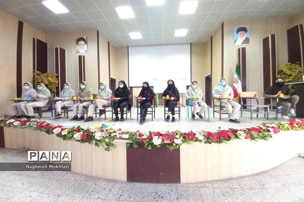 تمرین گروه سرود نمایشی پیشتازان به‌مناسبت هفته تربیت اسلامی و امور تربیتی