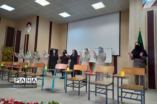 تمرین گروه سرود نمایشی پیشتازان به‌مناسبت هفته تربیت اسلامی و امور تربیتی