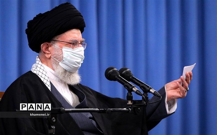بیانات رهبر انقلاب در گفت‌وگو با نویسنده برجسته جهان عرب