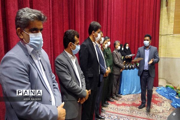 آیین تجلیل از قهرمانان و مدال آوران مسابقات ورزشی آموزشگاه‌های کشور در داراب