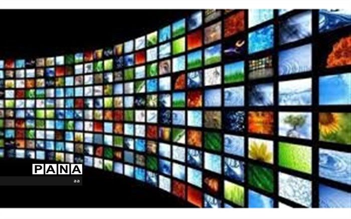 اخراج گوینده خبر به دلیل آرایش کردن روی آنتن زنده