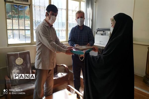تجلیل از همکاران حوزه پرورشی و تربیت بدنی مدارس منطقه ۱۷