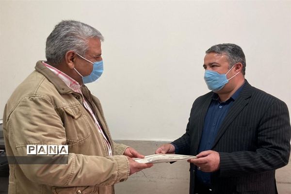 تجلیل از همکاران حوزه پرورشی و تربیت بدنی مدارس منطقه ۱۷