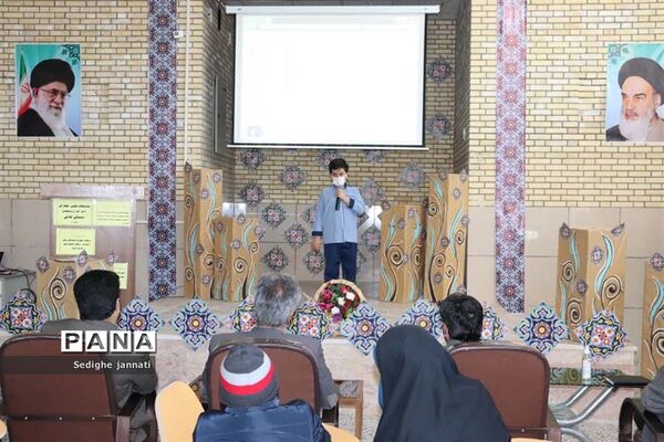نمایشگاه دستاوردهای تدریس مجازی دانش آموزان در آباده