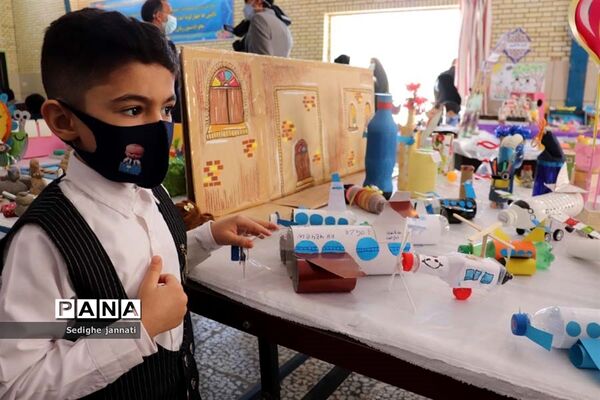 نمایشگاه دستاوردهای تدریس مجازی دانش آموزان در آباده