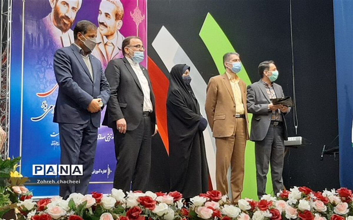 مربیان تربیتی شارح تزکیه و تعلیم و هادی نسل نو برای رسیدن به اهداف هستند