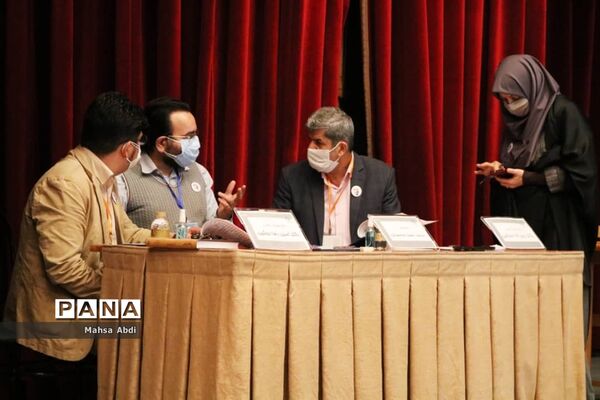 برگزاری مرحله نهایی نخستین دوره مسابقات مناظره دانش‌آموزی فارس