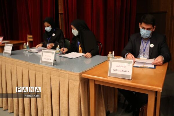برگزاری مرحله نهایی نخستین دوره مسابقات مناظره دانش‌آموزی فارس