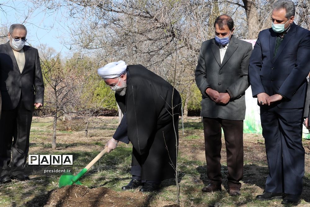 مراسم روز ملی درختکاری
