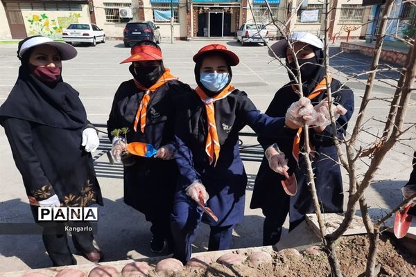 جشن تولد زمین در دبیرستان سوده ورامین