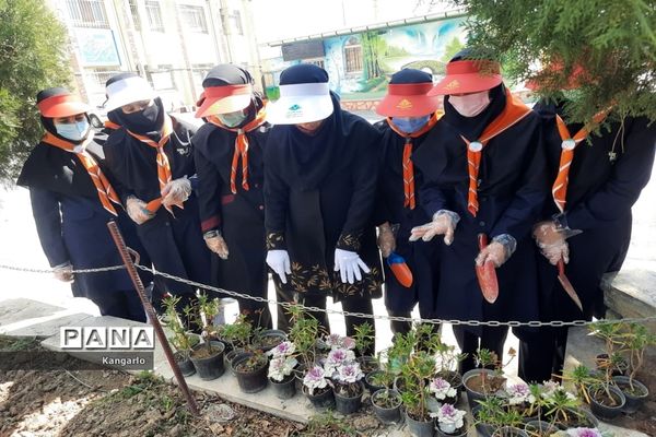 جشن تولد زمین در دبیرستان سوده ورامین