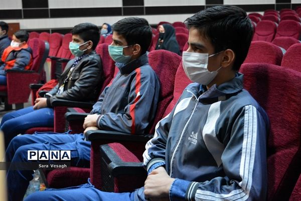 ویژه برنامه عطر عاشقی دانش آموزان مکلف پسر در شهرستان شهریار