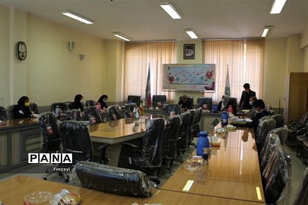 برگزاری نشست اعضای مجلس دانش‌آموزی استان اصفهان با مدیرکل آموزش و پرورش استان