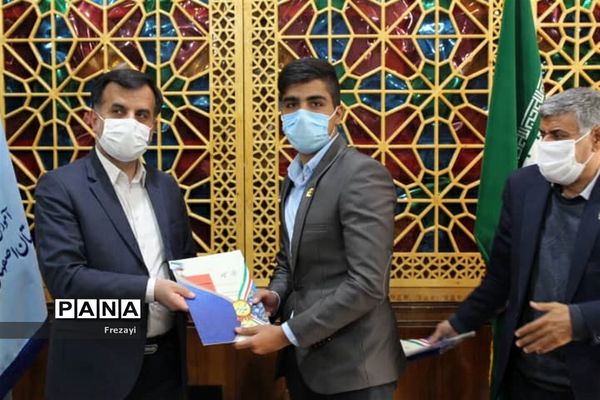 برگزاری نشست اعضای مجلس دانش‌آموزی استان اصفهان با مدیرکل آموزش و پرورش استان