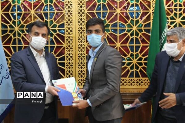 برگزاری نشست اعضای مجلس دانش‌آموزی استان اصفهان با مدیرکل آموزش و پرورش استان