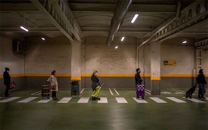 فاصله اجتماعی که آدم‌ها را از یکدیگر می‌ترساند