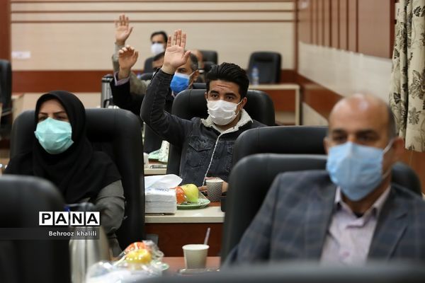 نشست قطبی تبیین باز مهندسی تشکیلات دانش‌آموزی پیشتازان