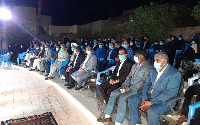 اگر به معلمان بها داده شود مشکلات جامعه به دست آنان حل خواهد شد
