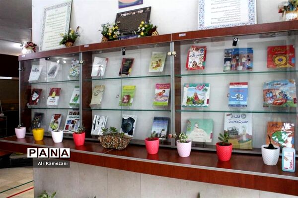 کتابخانه‌گردی در کتابخانه جمشید احمدی قائم‌سهر