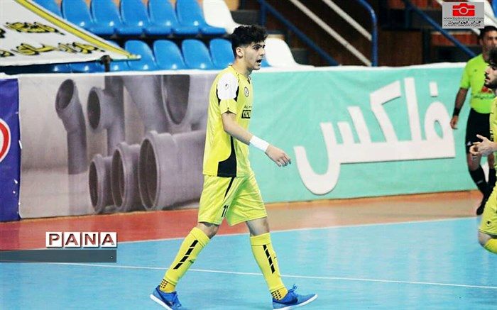 دانش‌آموز پایه دوازدهم دبیرستان شهید‌بهشتی ناحیه یک شهرری، به تیم فوتسال ملی جوانان دعوت شد