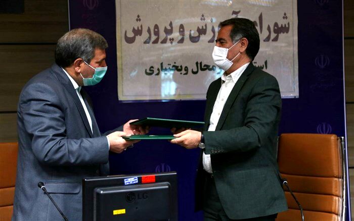 امضای تفاهم‌نامه تأمین 43 هزار وسیله هوشمند آموزشی برای دانش‌آموزان چهارمحال‌وبختیاری